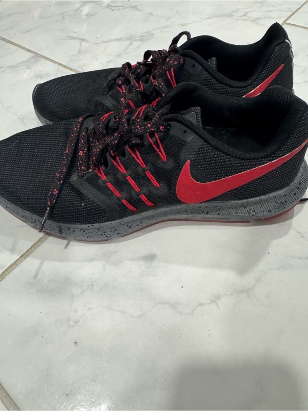 Nike Men’s Black with Red Accent Athletic Trainers